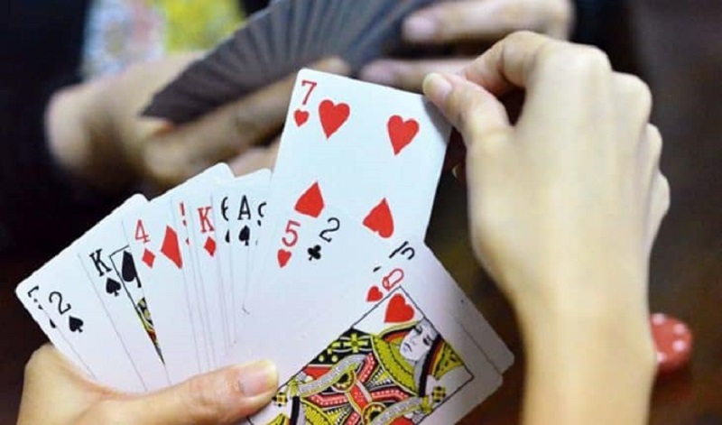 Phân Biệt Cách Chặt Bài Tiến Lên Giữa Miền Nam Và Bắc Khu vực miền Nam và cách chặt bài tiến lên